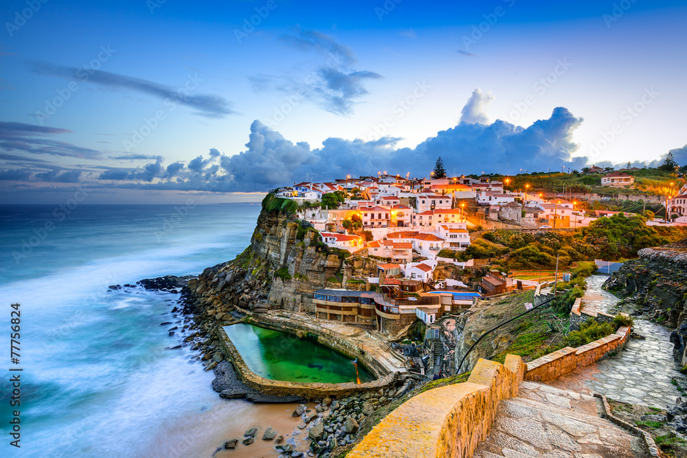 葡萄牙辛特拉的Azenhas do Mar海滨小镇