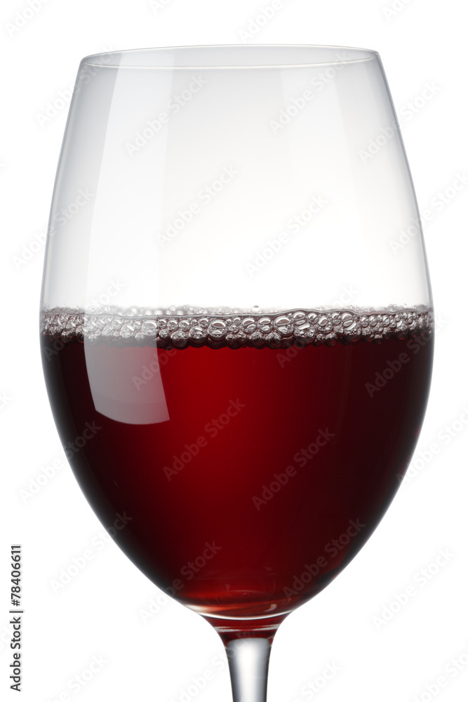 红葡萄酒在白色背景上隔离/带有剪切路径