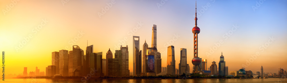 日出时的浦东全景，中国上海