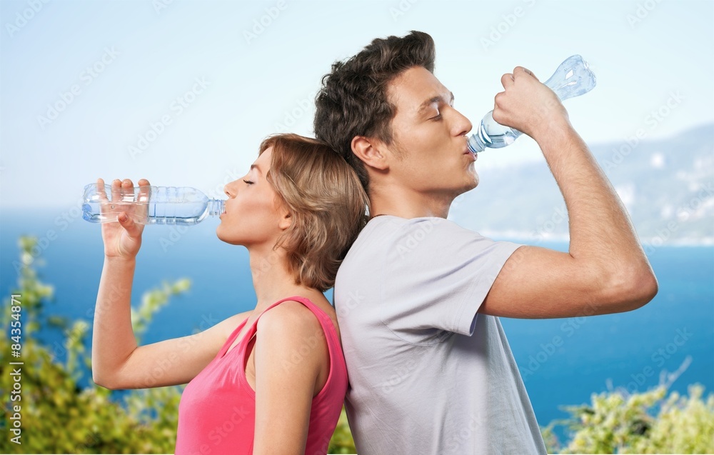 水，饮用，运动。
