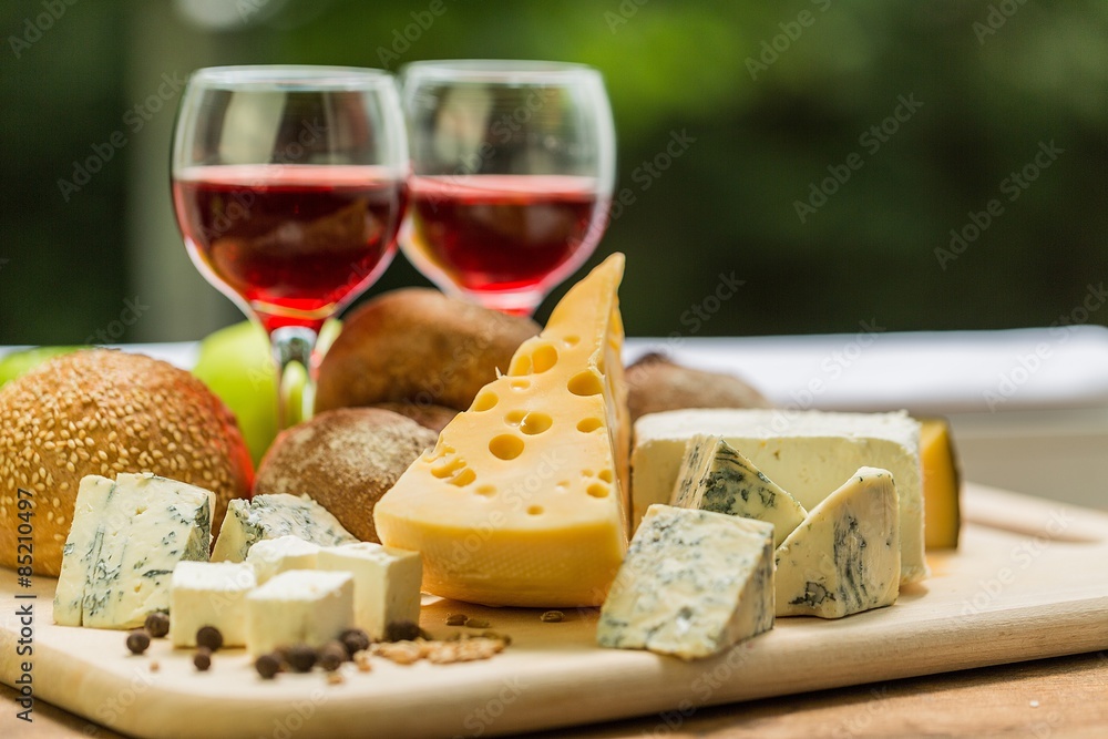葡萄酒、奶酪、食物。