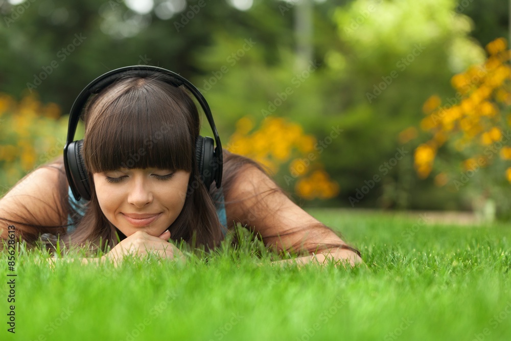 音乐、耳机、听力。