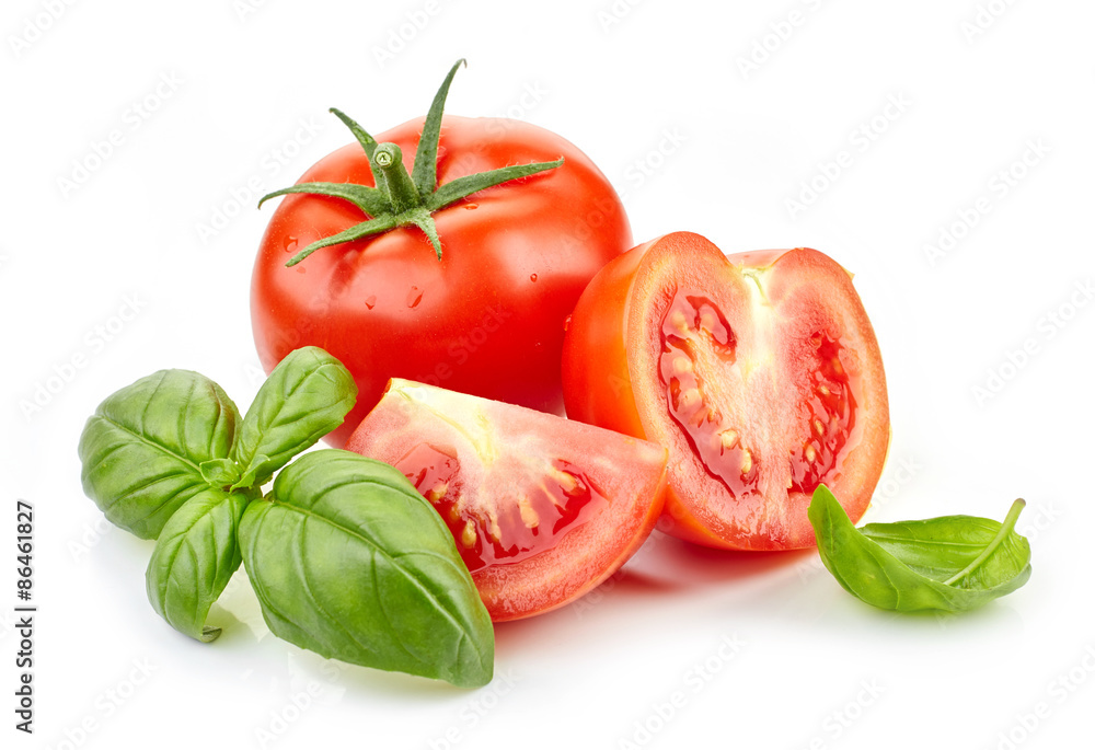 新鲜番茄和罗勒叶
