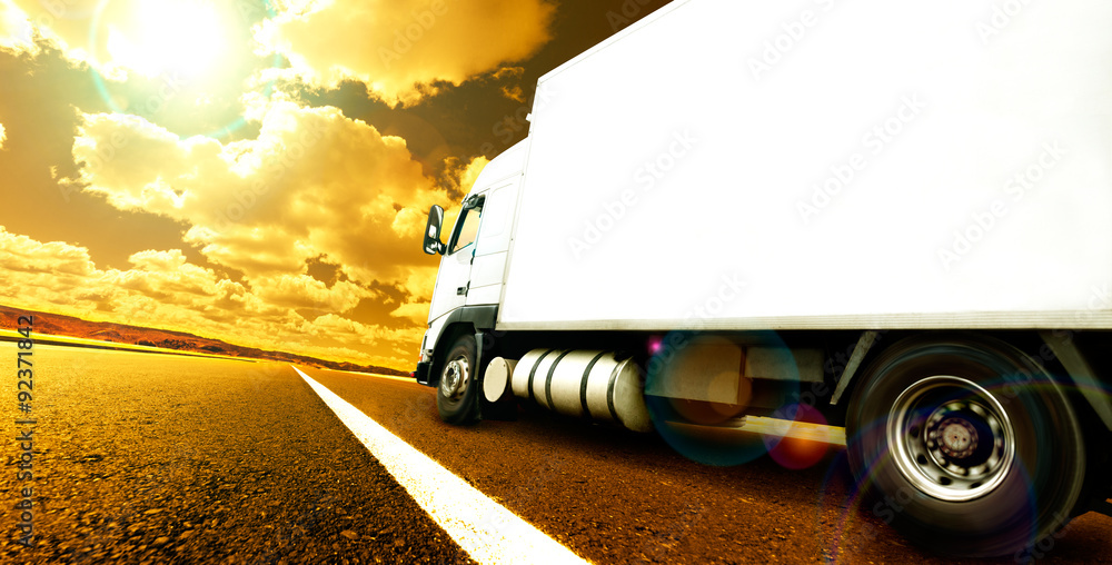 Camión y transporte.Logistica de empresa y entrega de mercancía