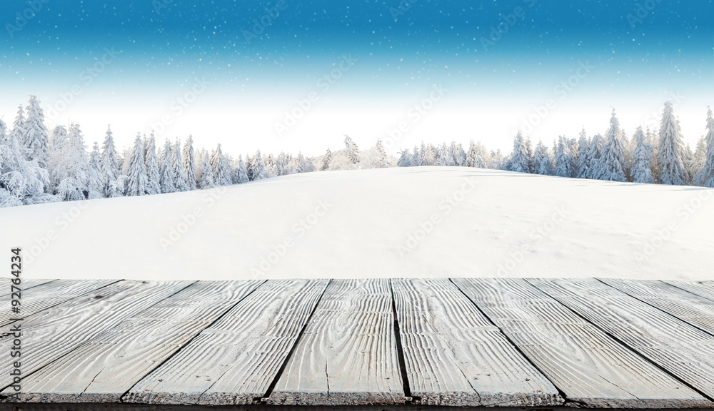 木板的冬季雪地背景