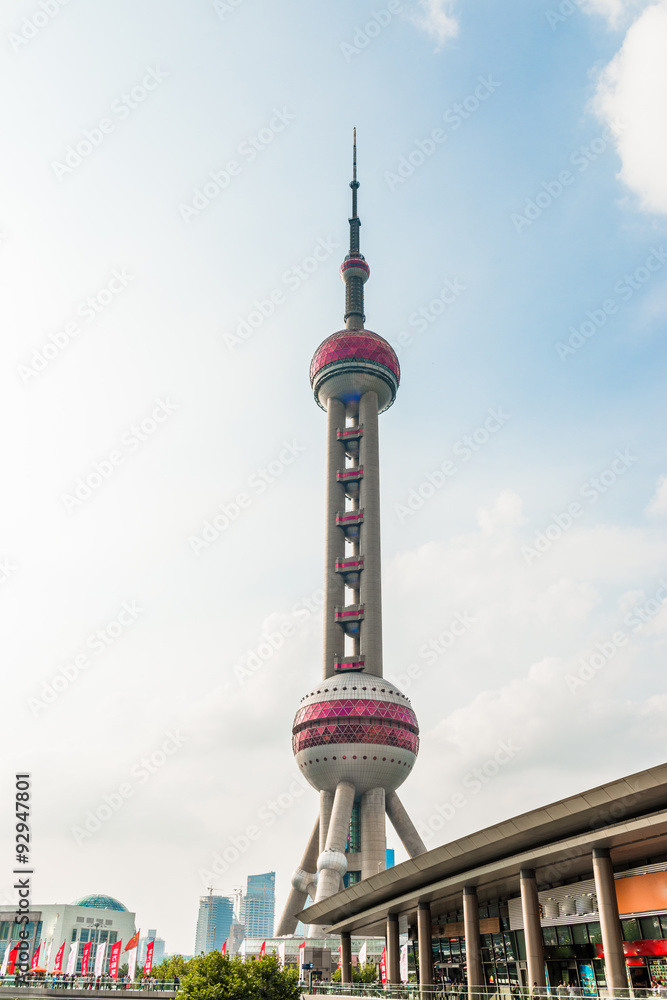 东方明珠塔，上海市地标。