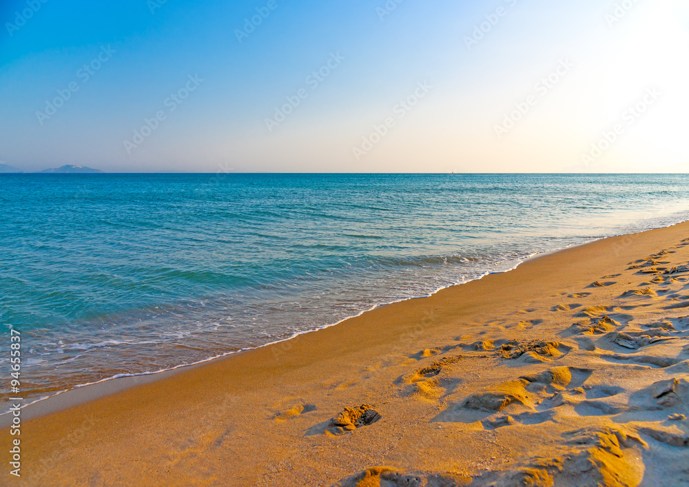 希腊科斯岛卡尔达米纳村附近切罗纳角美丽的长沙滩