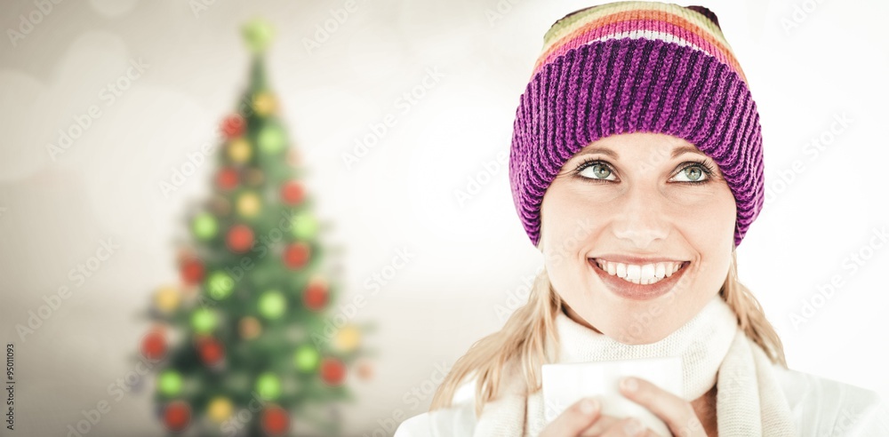 戴着彩色帽子微笑的女人的合成图像