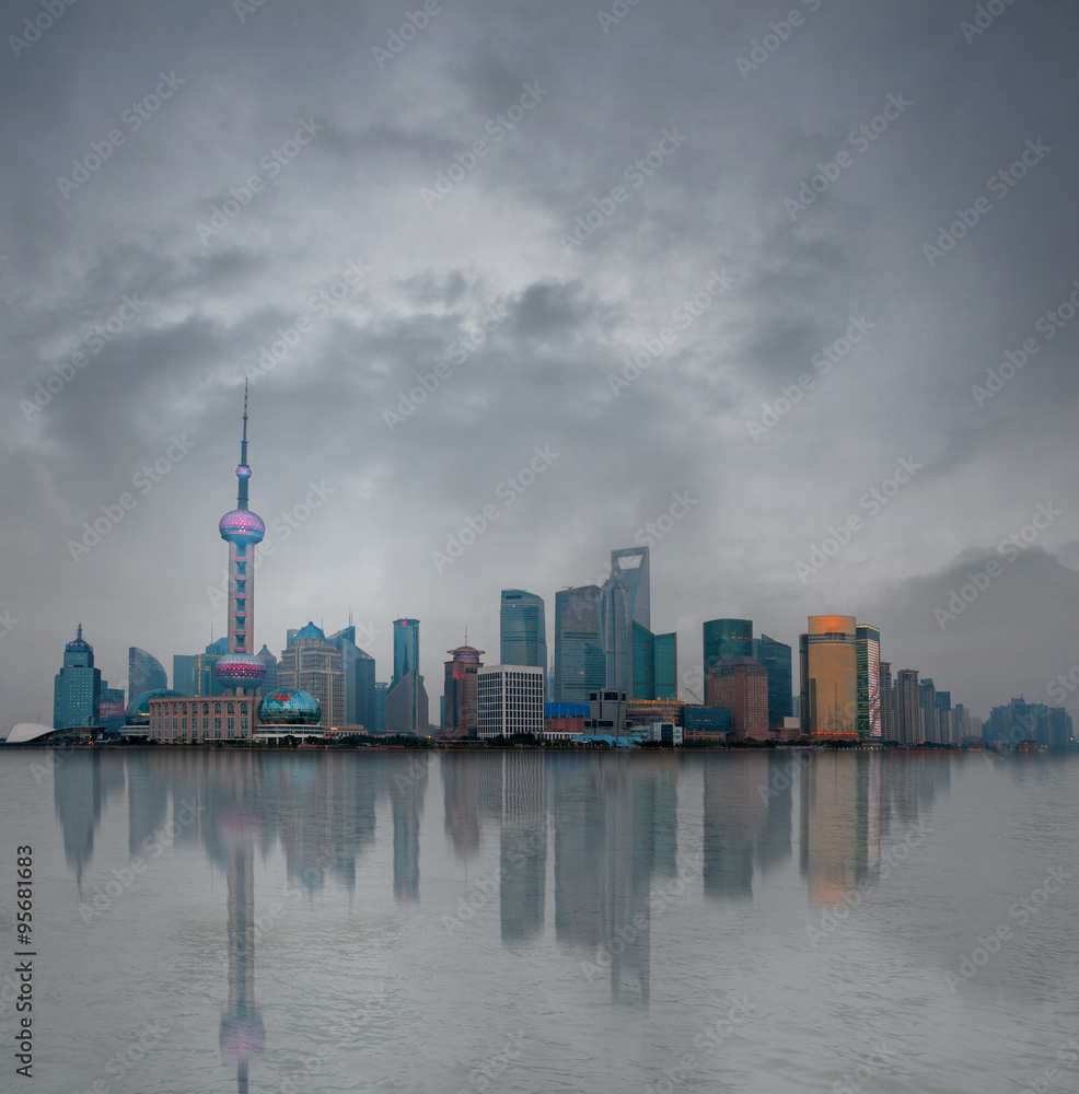 雾霾中的上海
