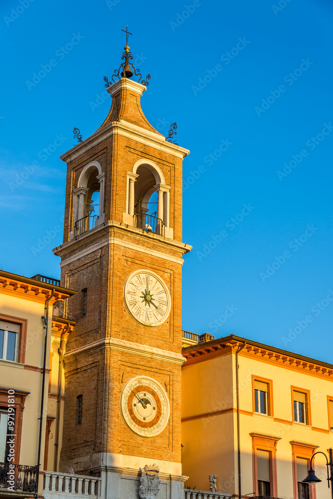 意大利里米尼马蒂里广场钟楼