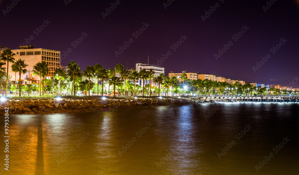 利马索尔海滨夜晚-塞浦路斯