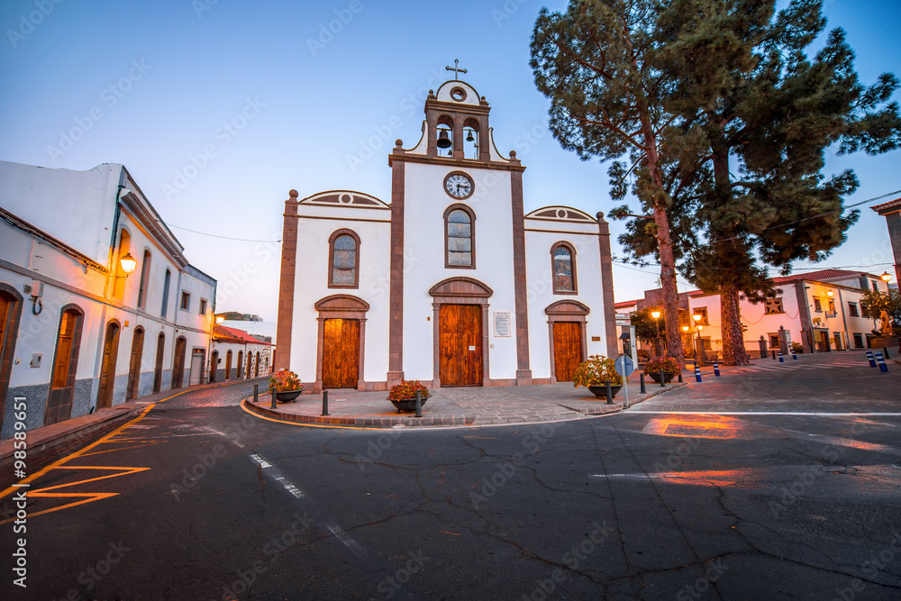 地拉那圣巴托洛梅教堂