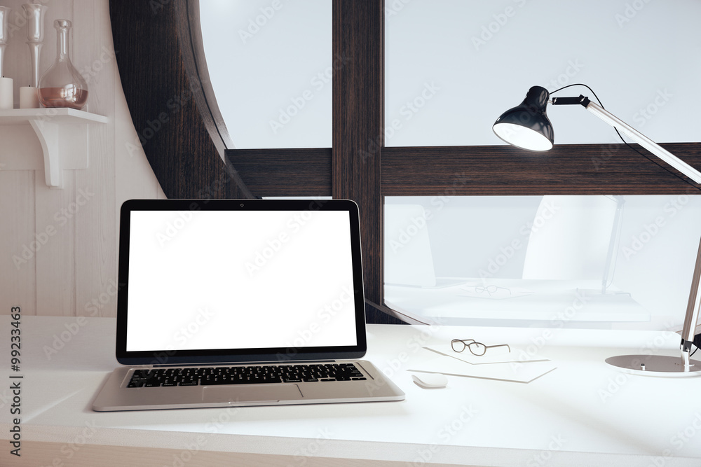 白色空白笔记本电脑屏幕，带灯，带美式风格的房间