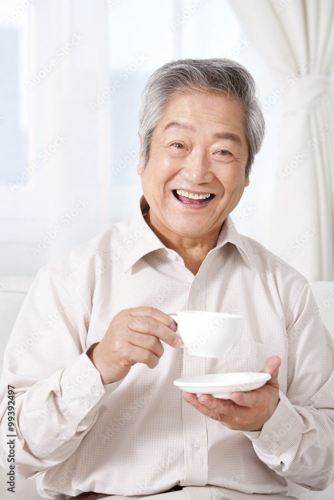 快乐老人喝茶