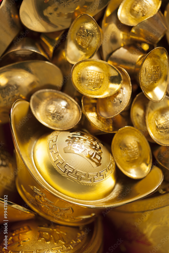 中国传统货币黄金元宝锭