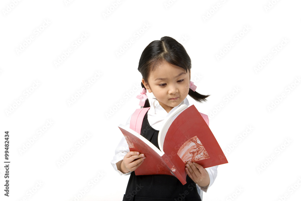 小女孩读书