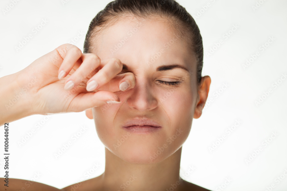 Woman has pain in her eyes