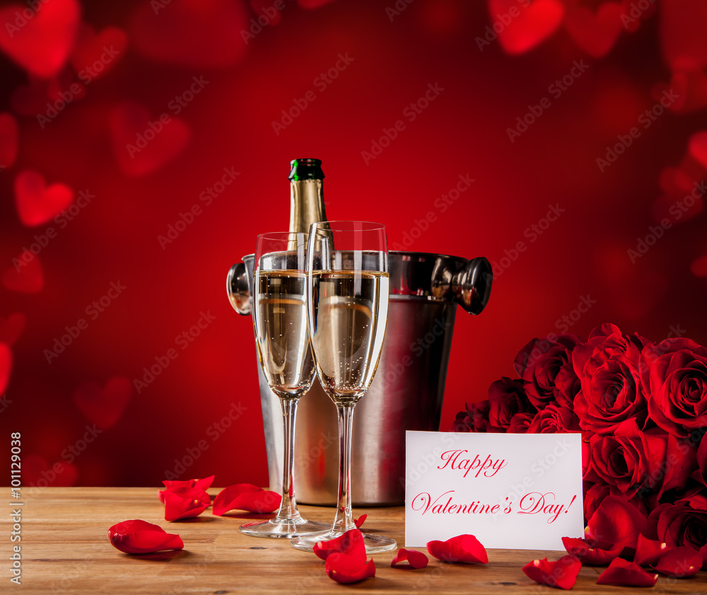 情人节依然充满香槟和玫瑰