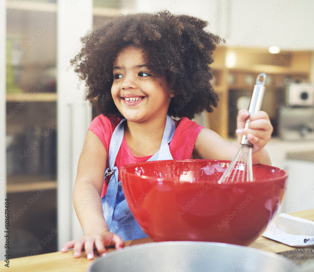 儿童烹饪幸福活动家居概念