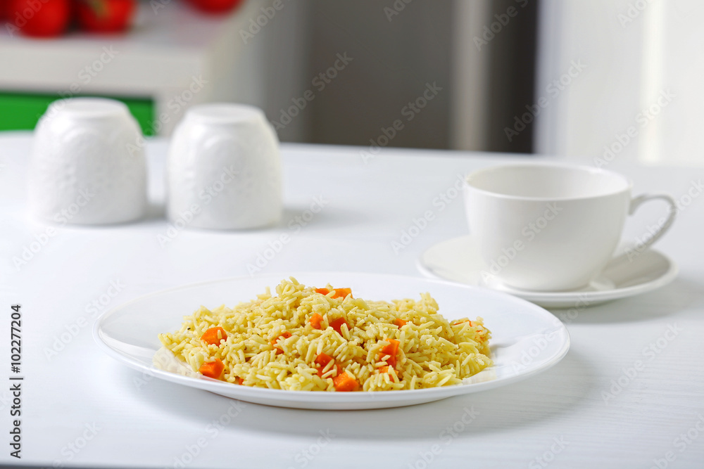白盘胡萝卜炖米饭