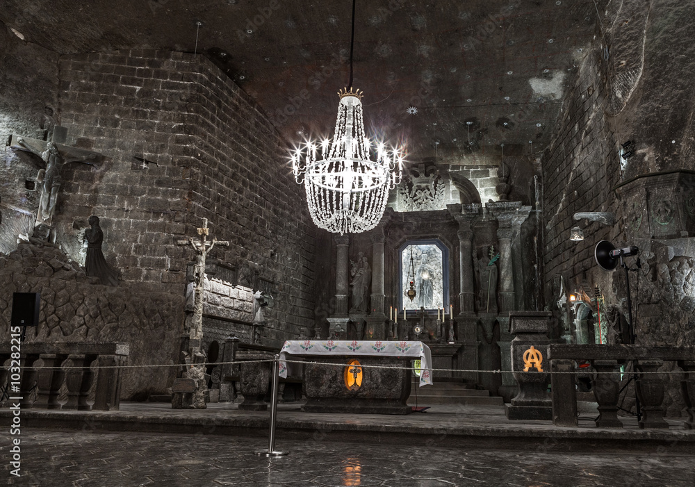 波兰克拉科夫-2015年12月13日：圣金加礼拜堂位于维也纳地下101米处