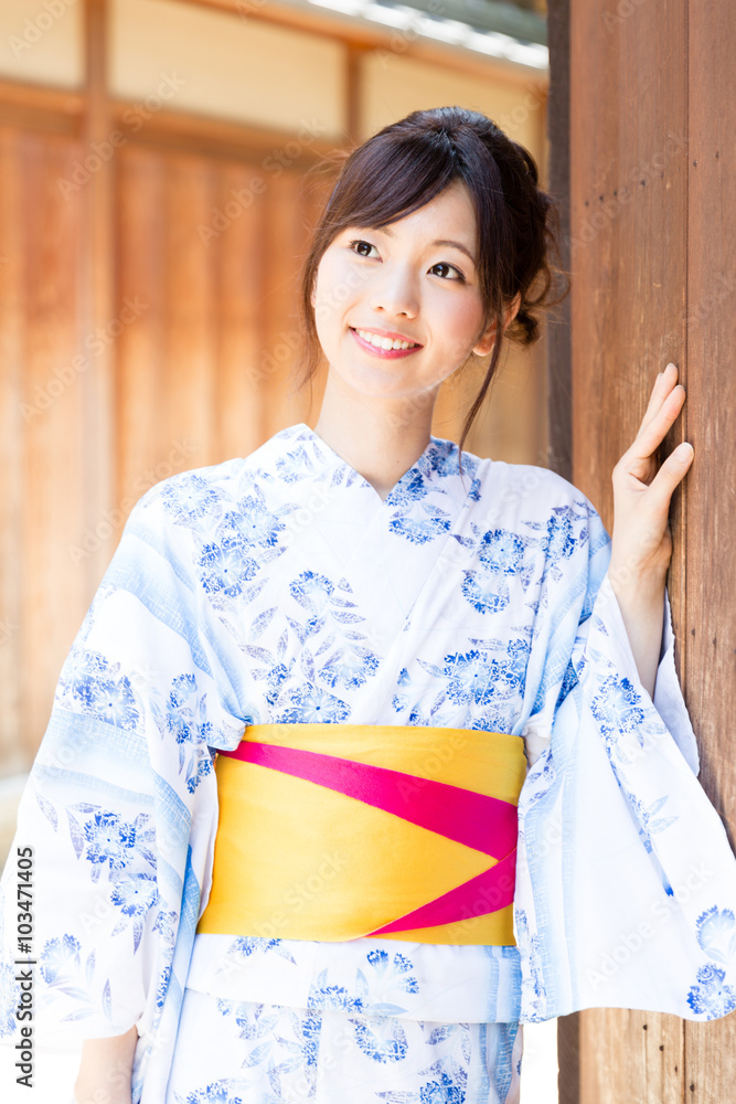 穿着和服的日本女人画像