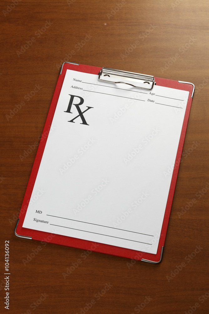 医療イメージ/クリップボードに挟まれた処方箋