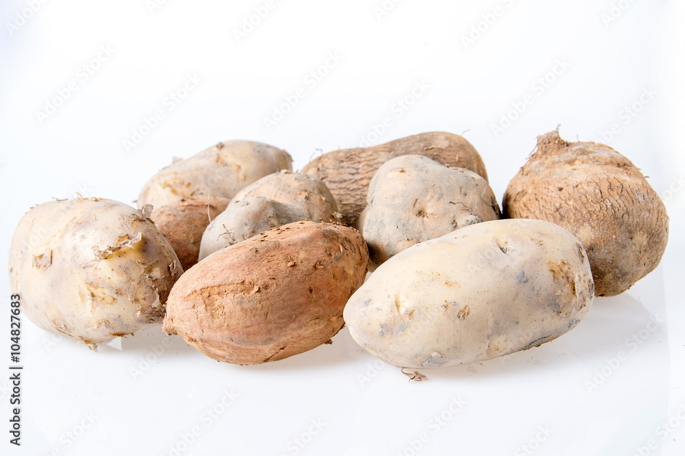 Sweet potatoes，potato，yam isolated on white background 
