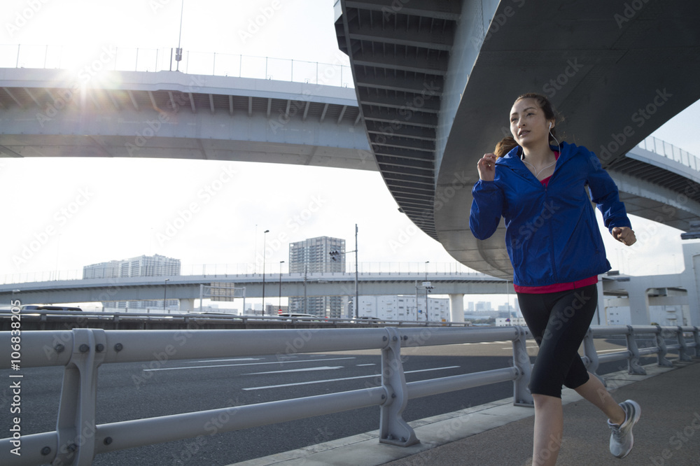 亚洲女性慢跑爱好