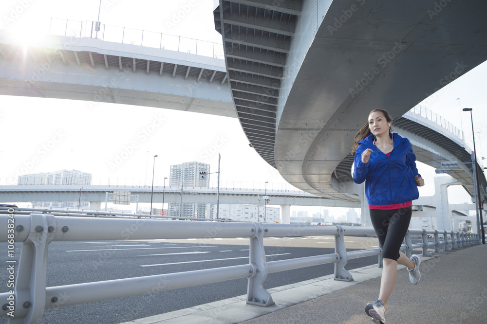 亚洲女性慢跑爱好
