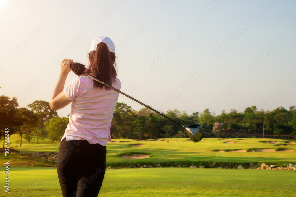 亚洲女子高尔夫球手在夏季横扫高尔夫球场