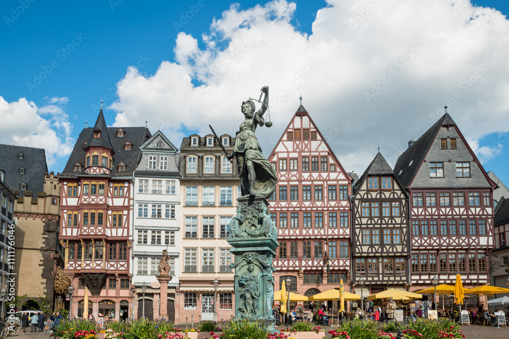 德国法兰克福有贾斯蒂娅雕像的老城区