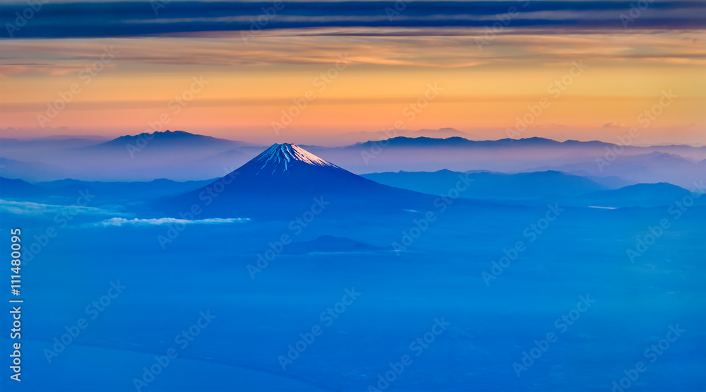 早晨的富士山鸟瞰图