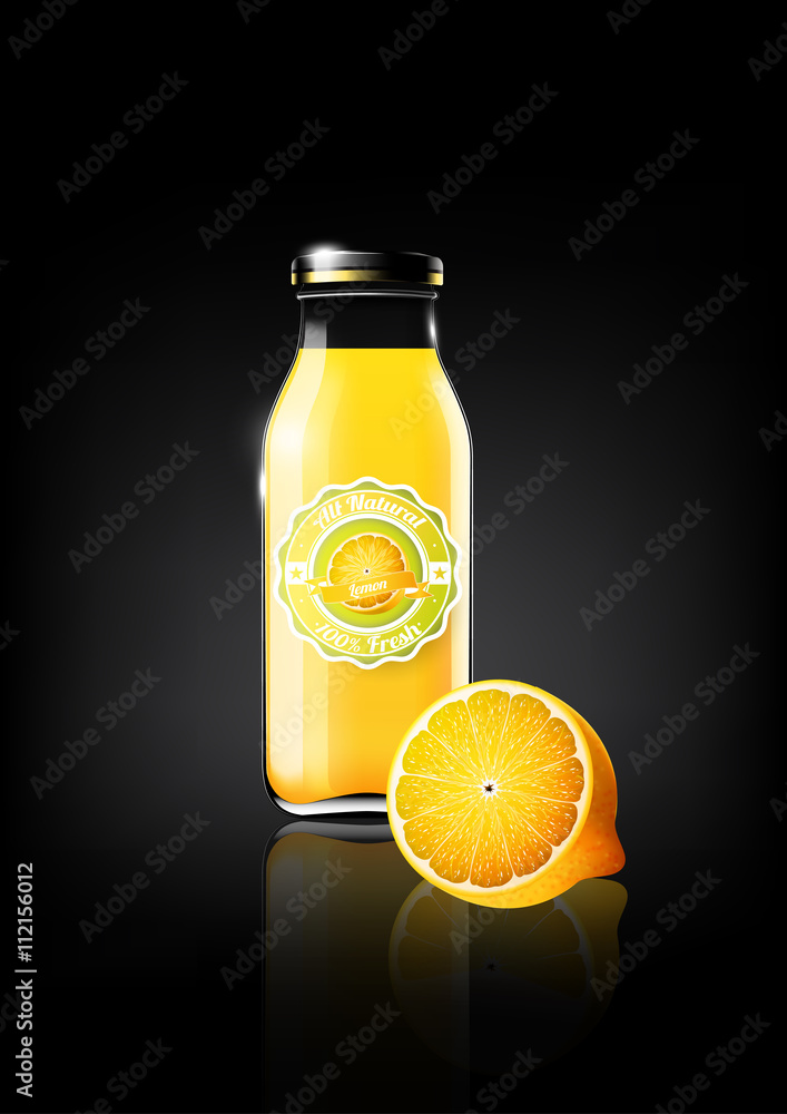 装在玻璃瓶中的黄色柠檬汁，用于设计广告和复古标志，水果，透明，