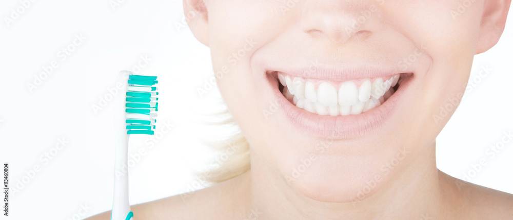 Denti bianchi con spazzolino sorriso