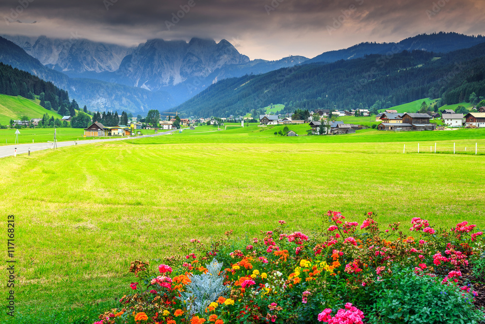 令人惊叹的高山夏季景观，奥地利戈索，欧洲