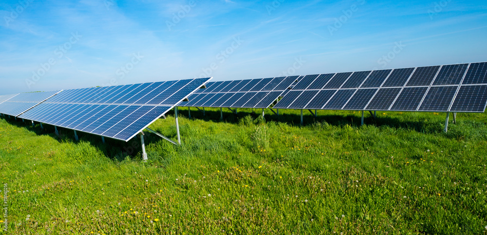 太阳能电池板场