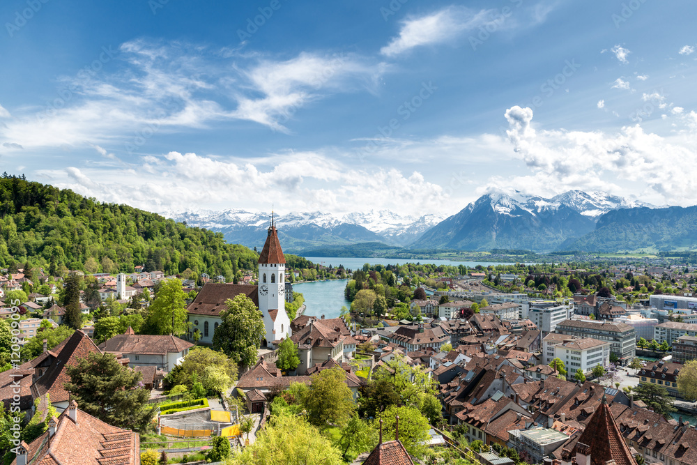 瑞士伯尔尼州的历史名城图恩。