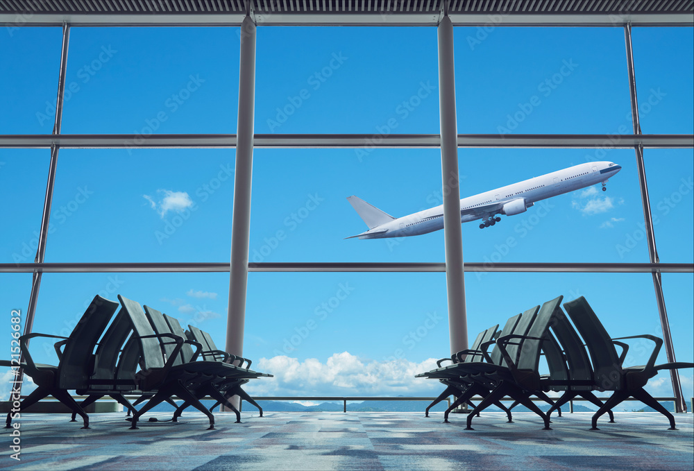 飞机，从机场航站楼观看。