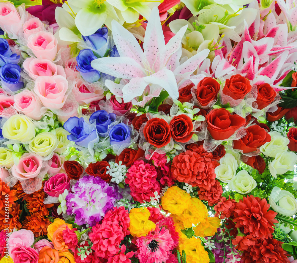 美丽多彩的混合花束与各种春天的花朵