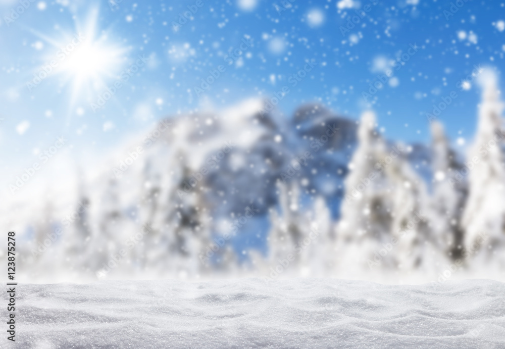 美丽的冬季景观与理想的滑雪道