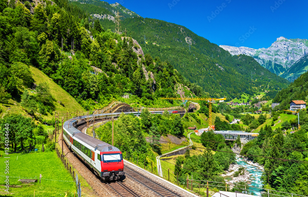 瑞士戈特哈德铁路城际列车