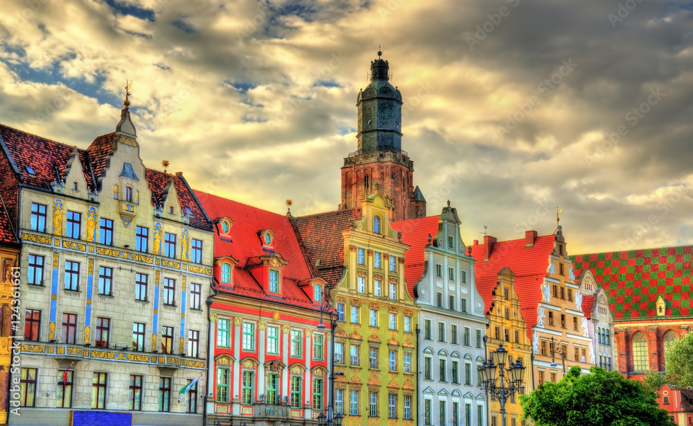 波兰弗罗茨瓦夫市场广场上的五颜六色的房子