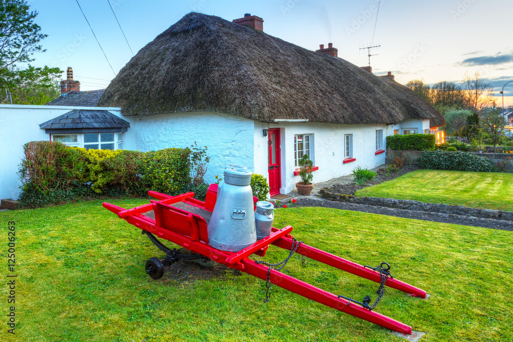 爱尔兰阿达雷的传统小屋村