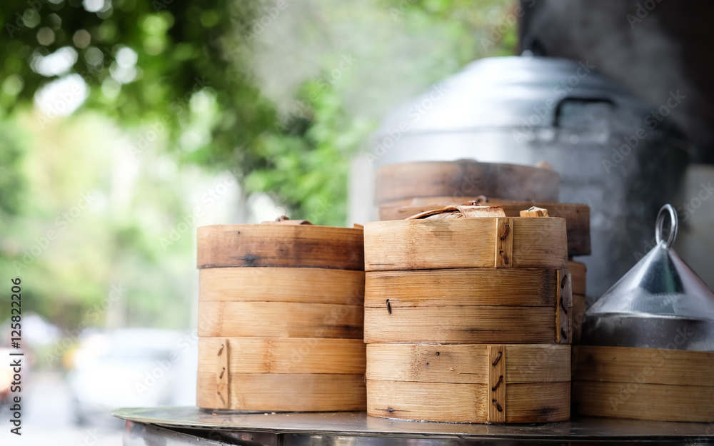 竹蒸笼里的点心，中国美食的美味