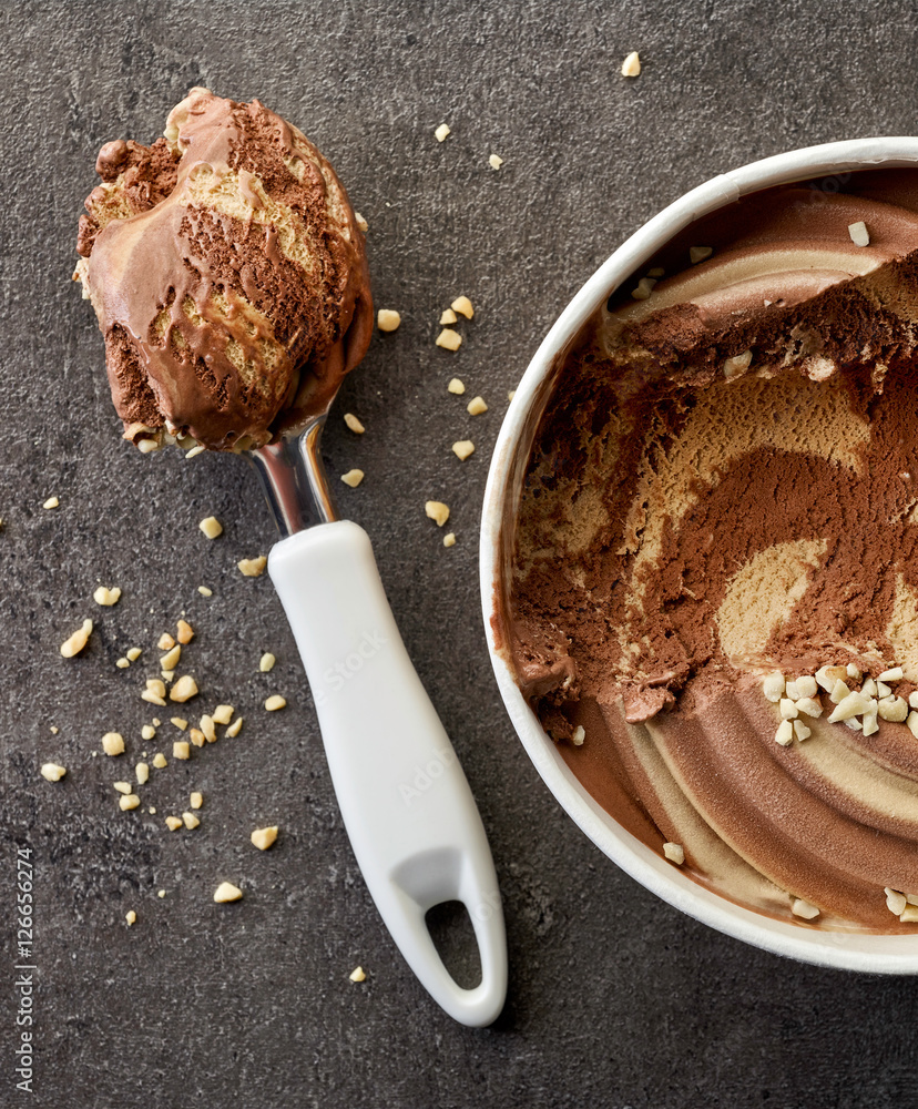 巧克力花生冰淇淋