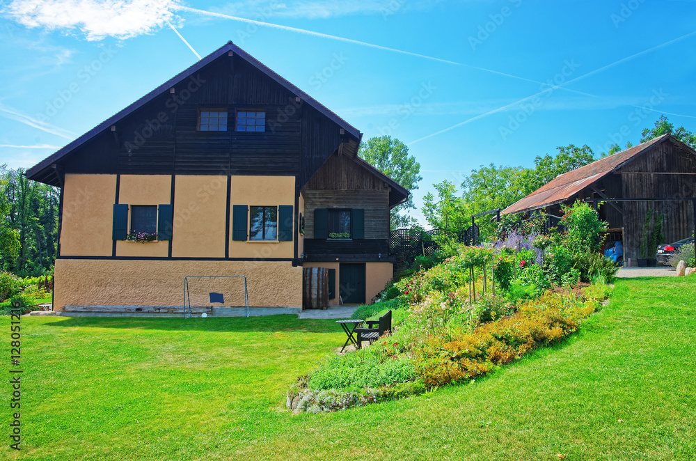 瑞士尤拉-北-沃多伊斯-沃州伊韦登的房子