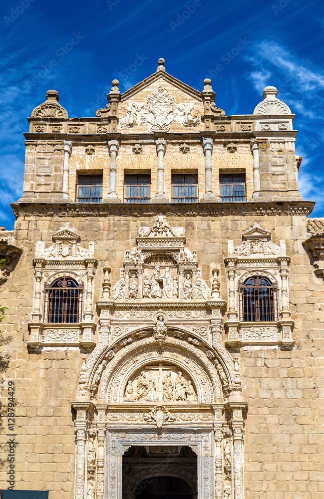 西班牙托莱多圣克鲁斯博物馆的Plateresque立面