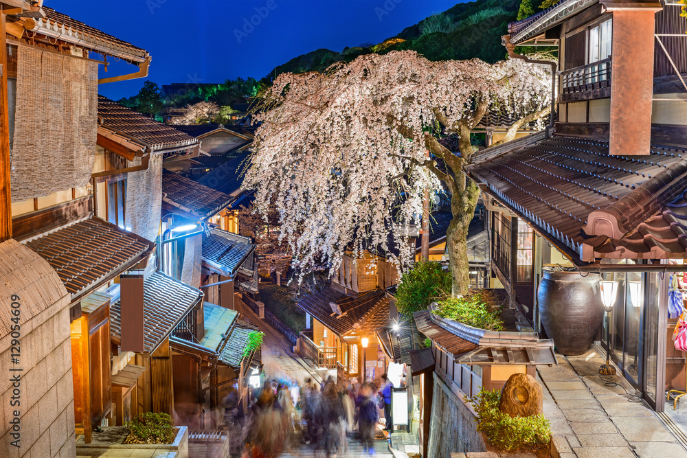 日本京都，位于东山区的春天。