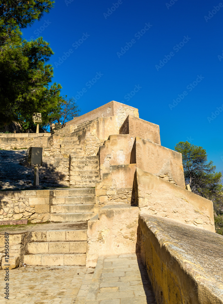 西班牙阿利坎特圣巴巴拉城堡的城墙